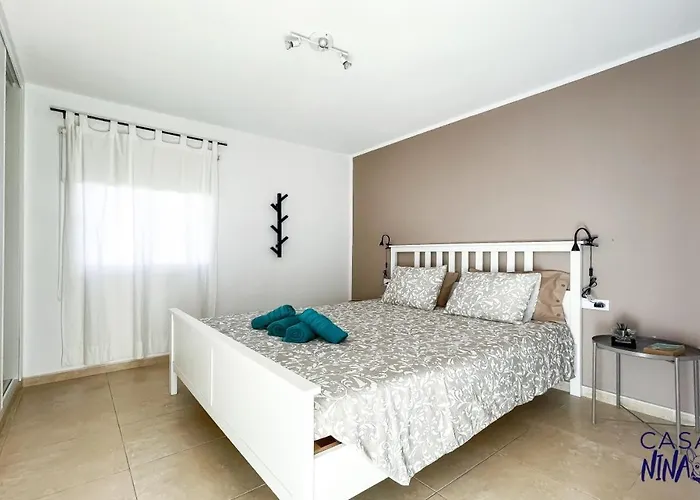 B-rent Delfines Casa Nina * Κοραλέχο