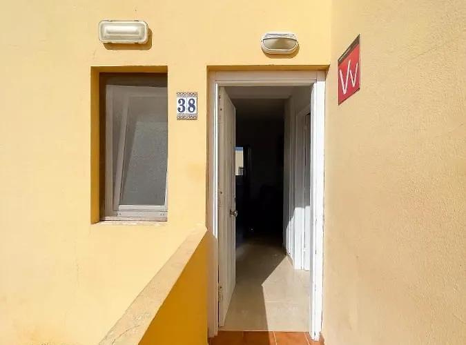 B-rent Delfines Casa Nina Κοραλέχο